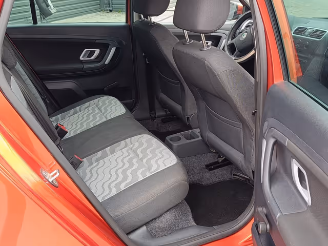 Skoda Fabia - фото 5