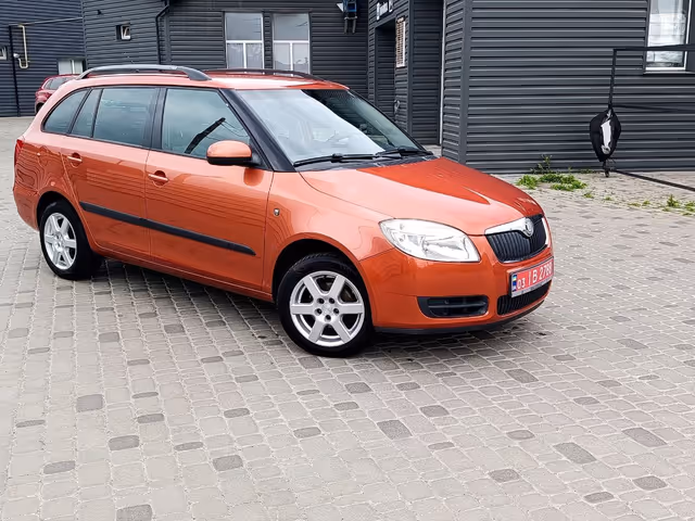Skoda Fabia - фото 4
