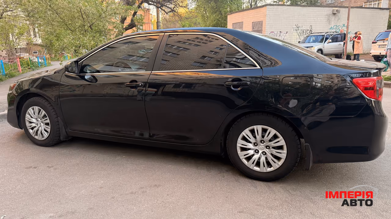 Toyota Camry - фото 4