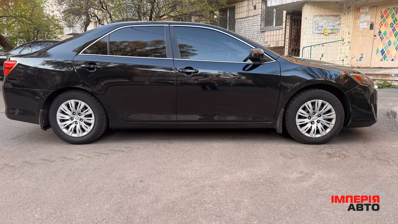 Toyota Camry - фото 5