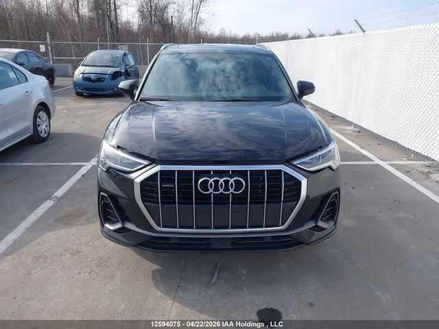 Audi Q3 - фото 2
