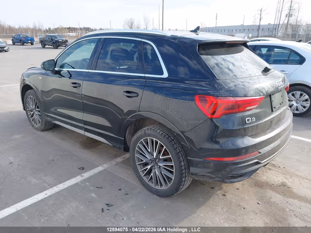 Audi Q3 - фото 4