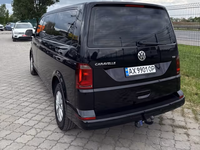 Volkswagen Caravelle - фото 2