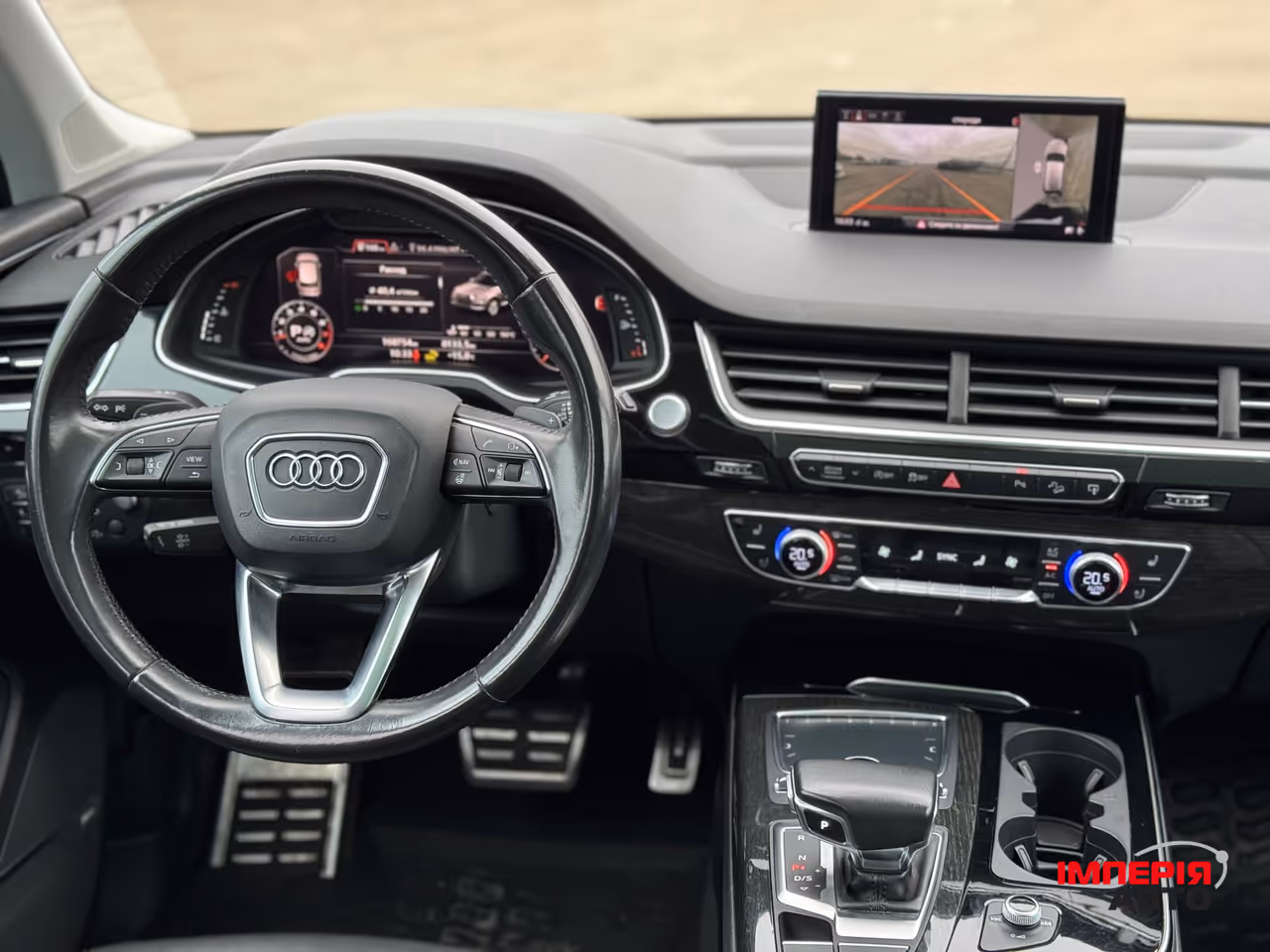 Audi Q7 - фото 12