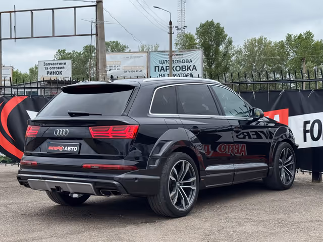 Audi Q7 - фото 4