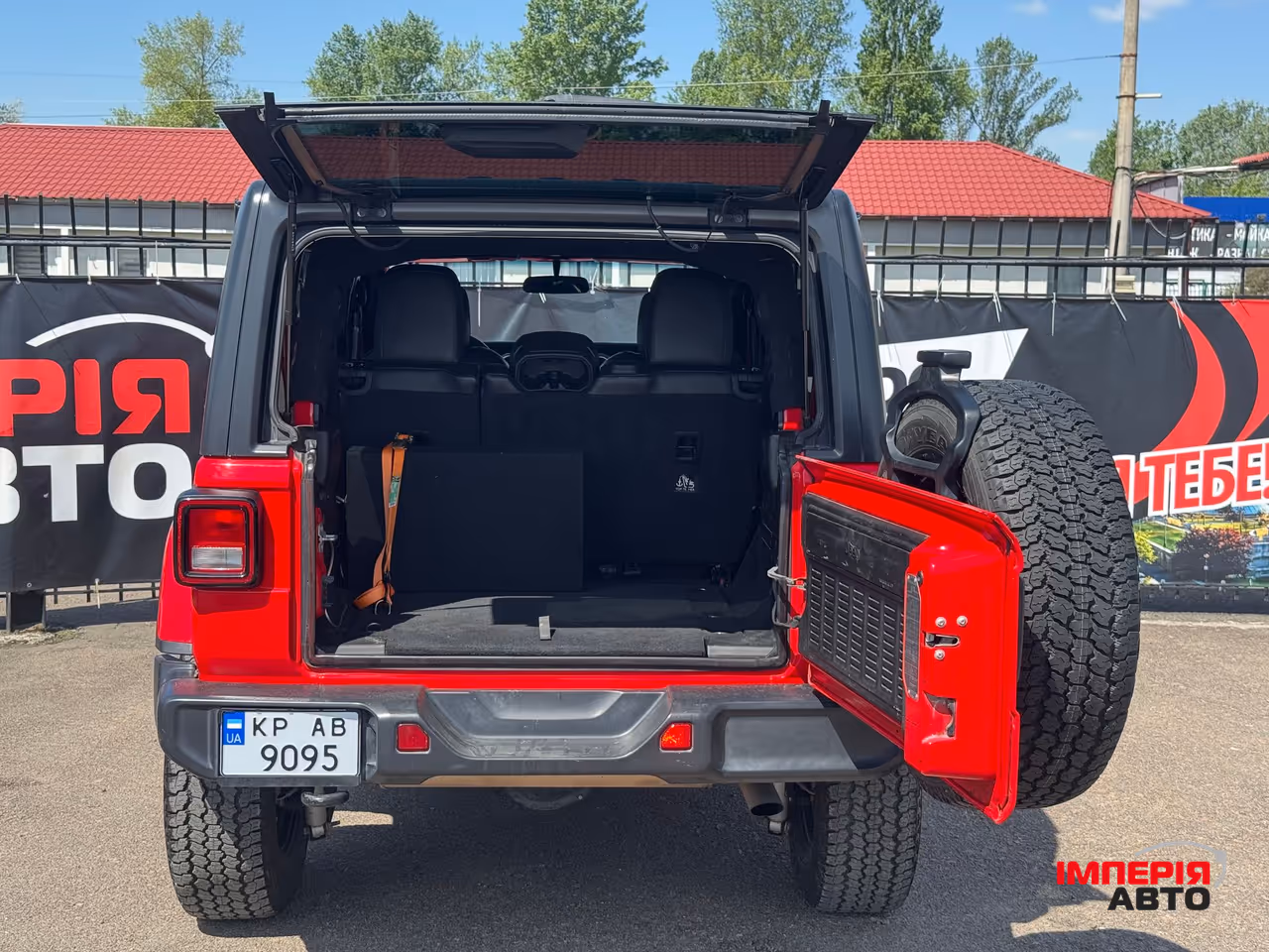 Jeep Wrangler - фото 18