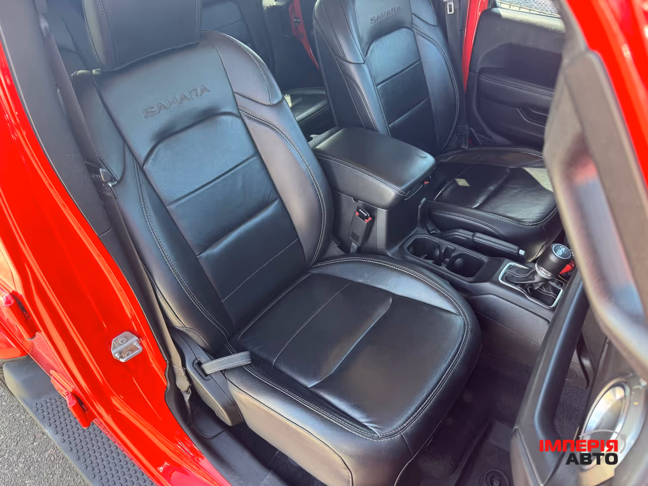 Jeep Wrangler - фото 13