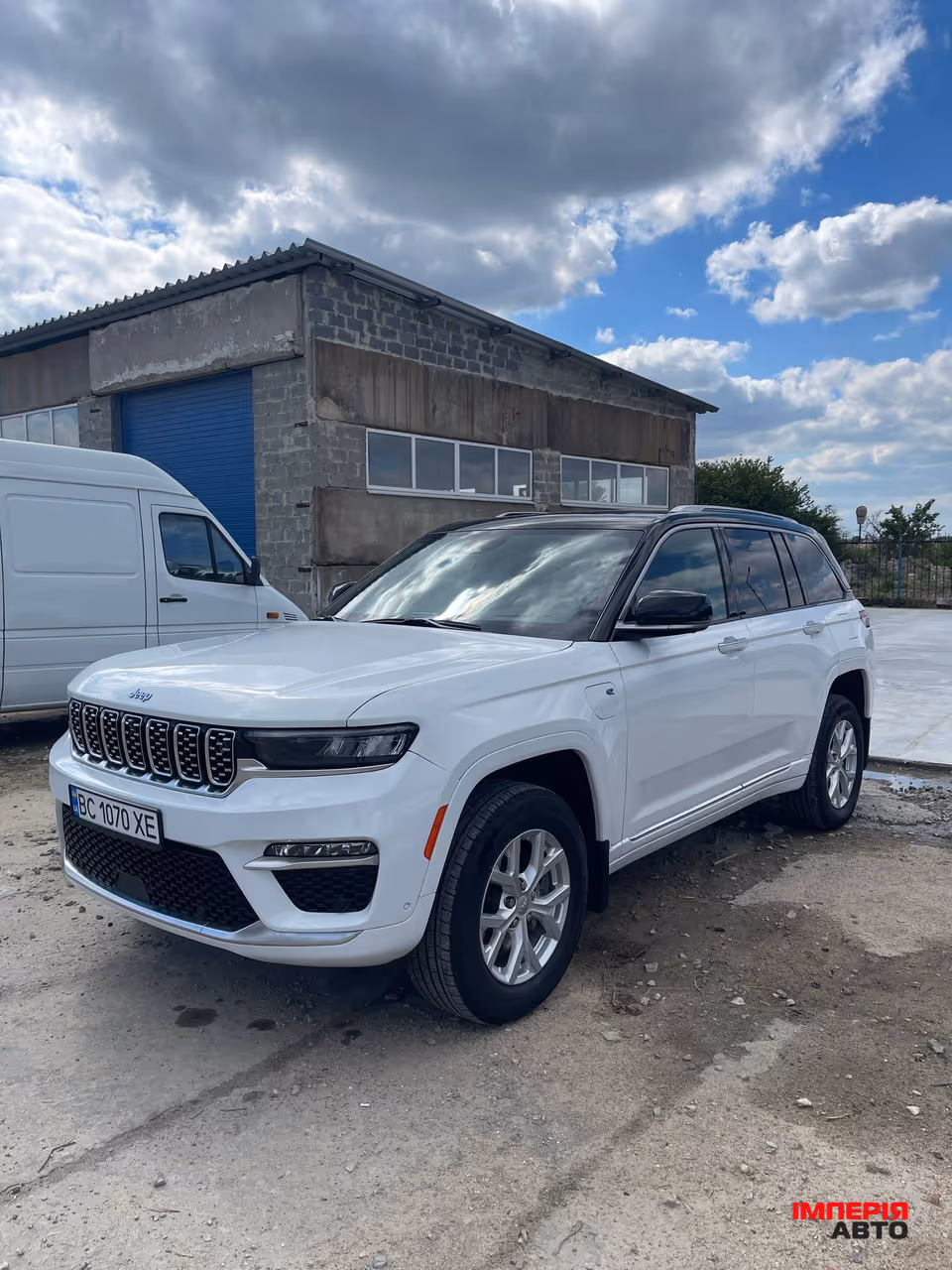 Jeep Grand Cherokee - фото 2