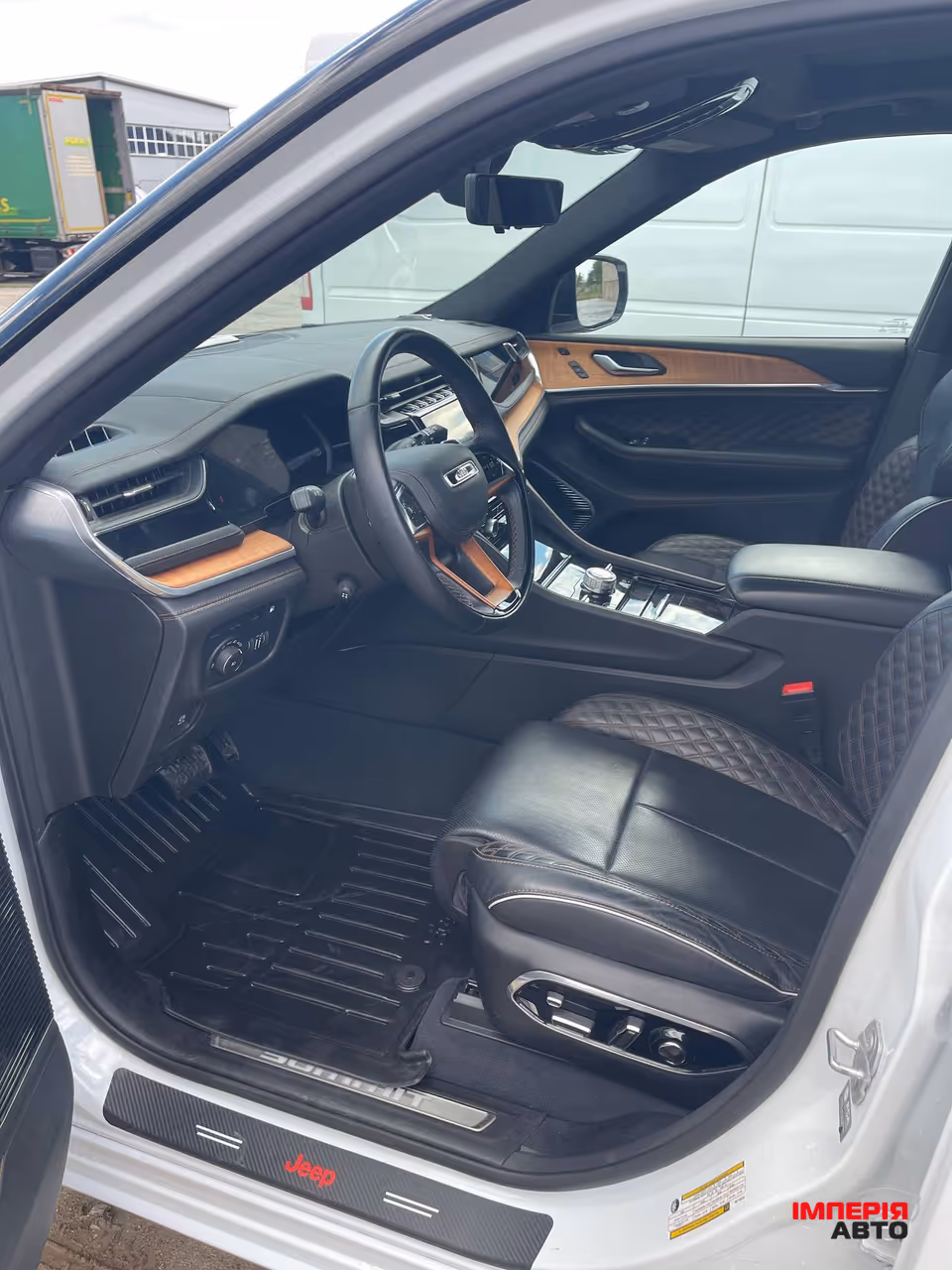 Jeep Grand Cherokee - фото 13