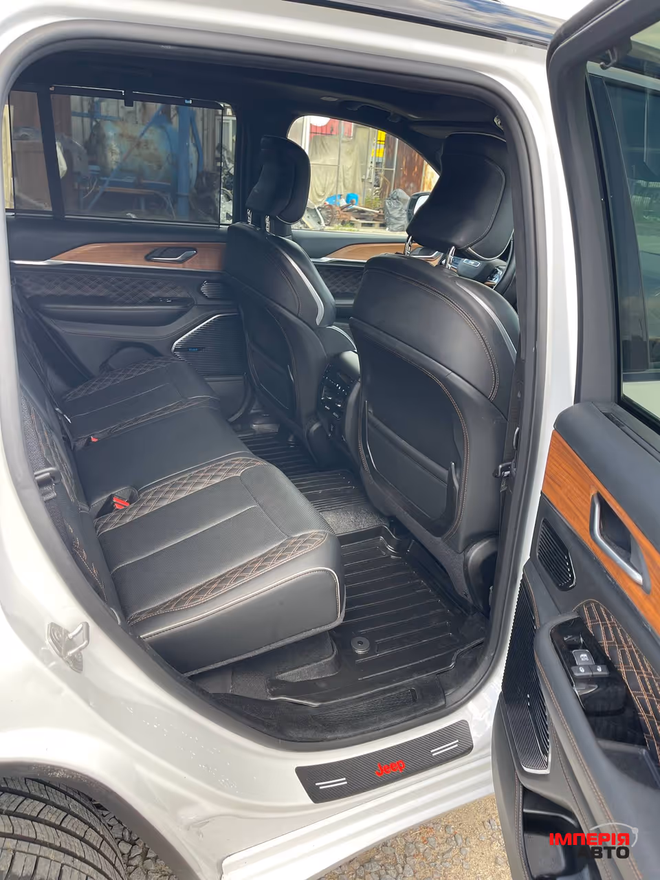 Jeep Grand Cherokee - фото 28