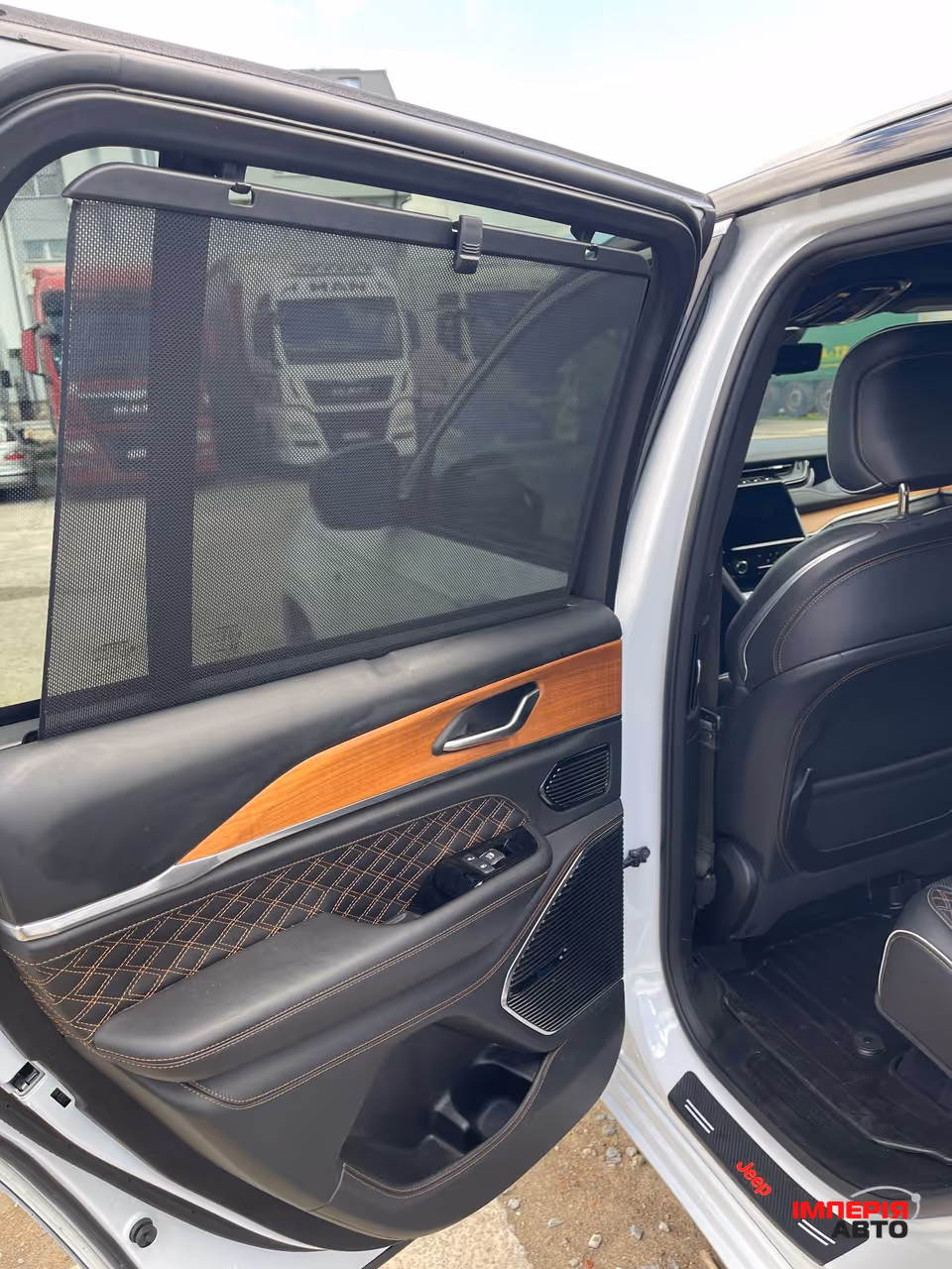 Jeep Grand Cherokee - фото 16