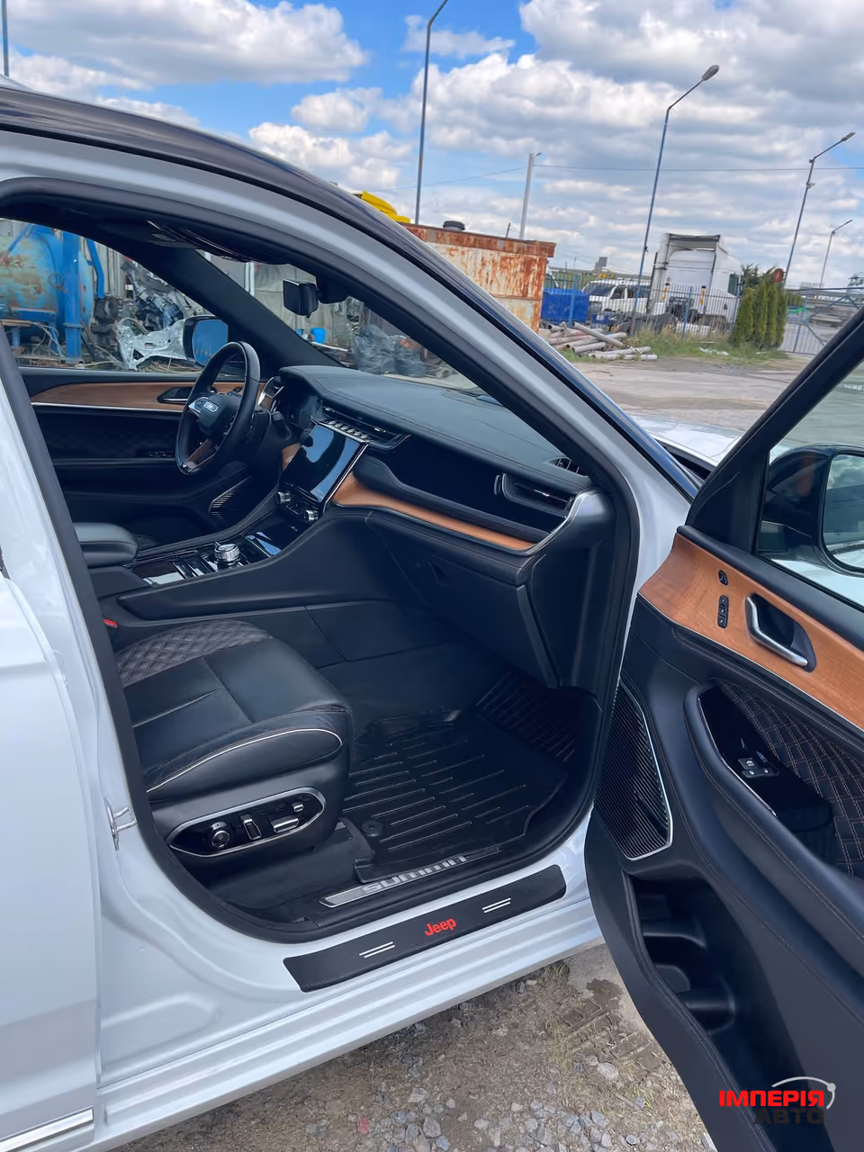 Jeep Grand Cherokee - фото 15