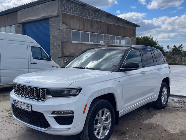 Jeep Grand Cherokee - фото 2