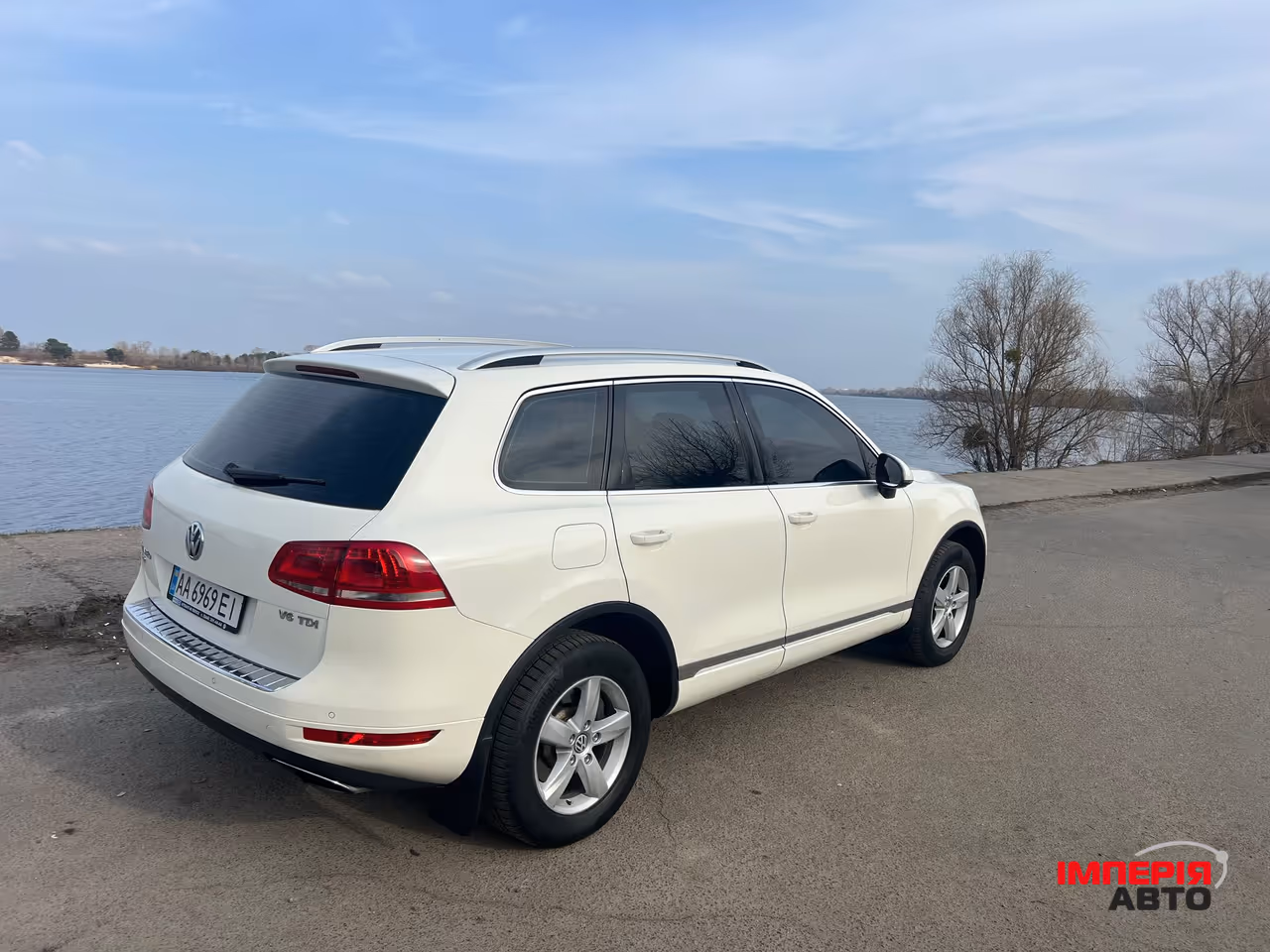 Volkswagen Touareg - фото 6
