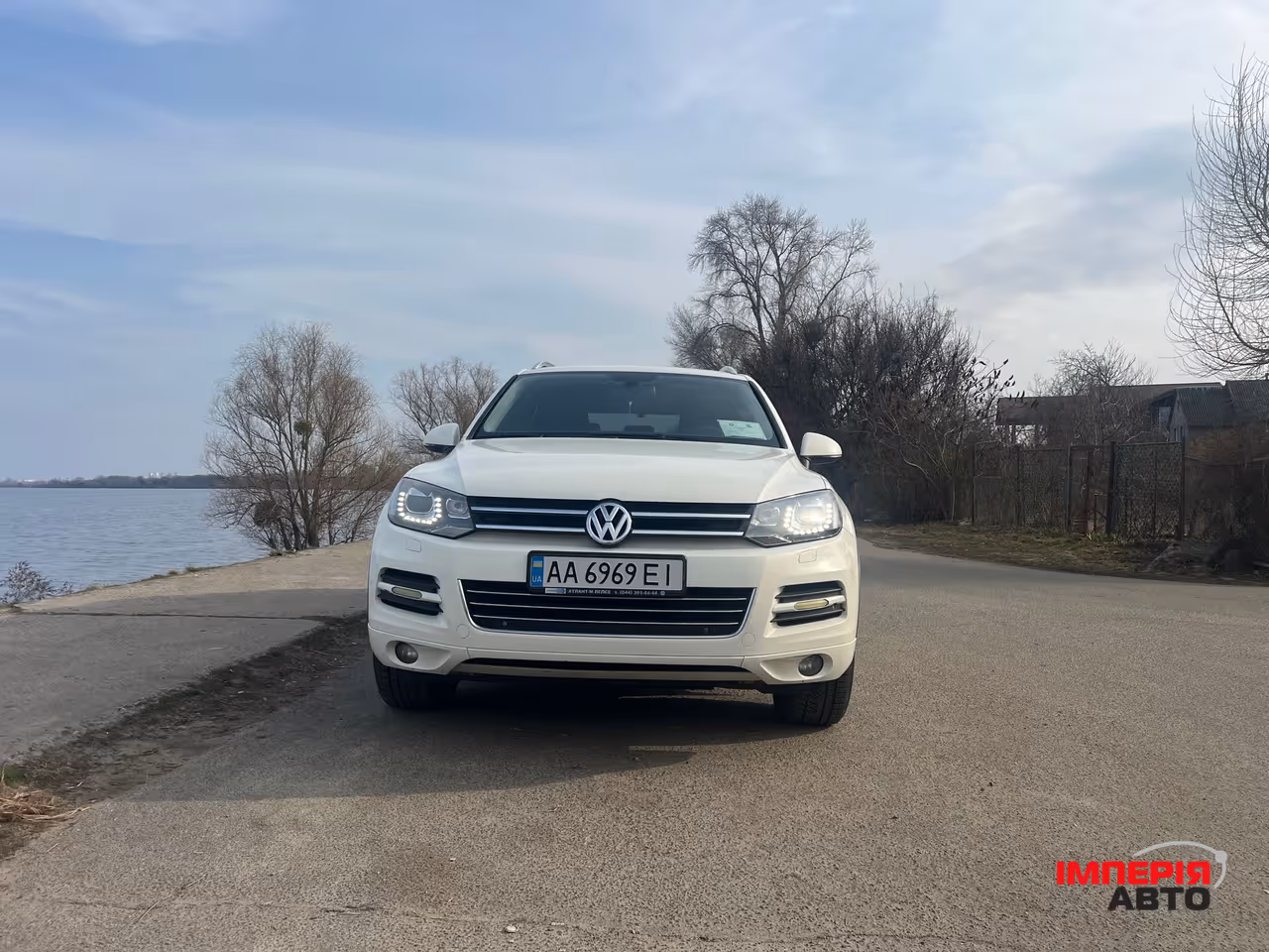 Volkswagen Touareg - фото 8