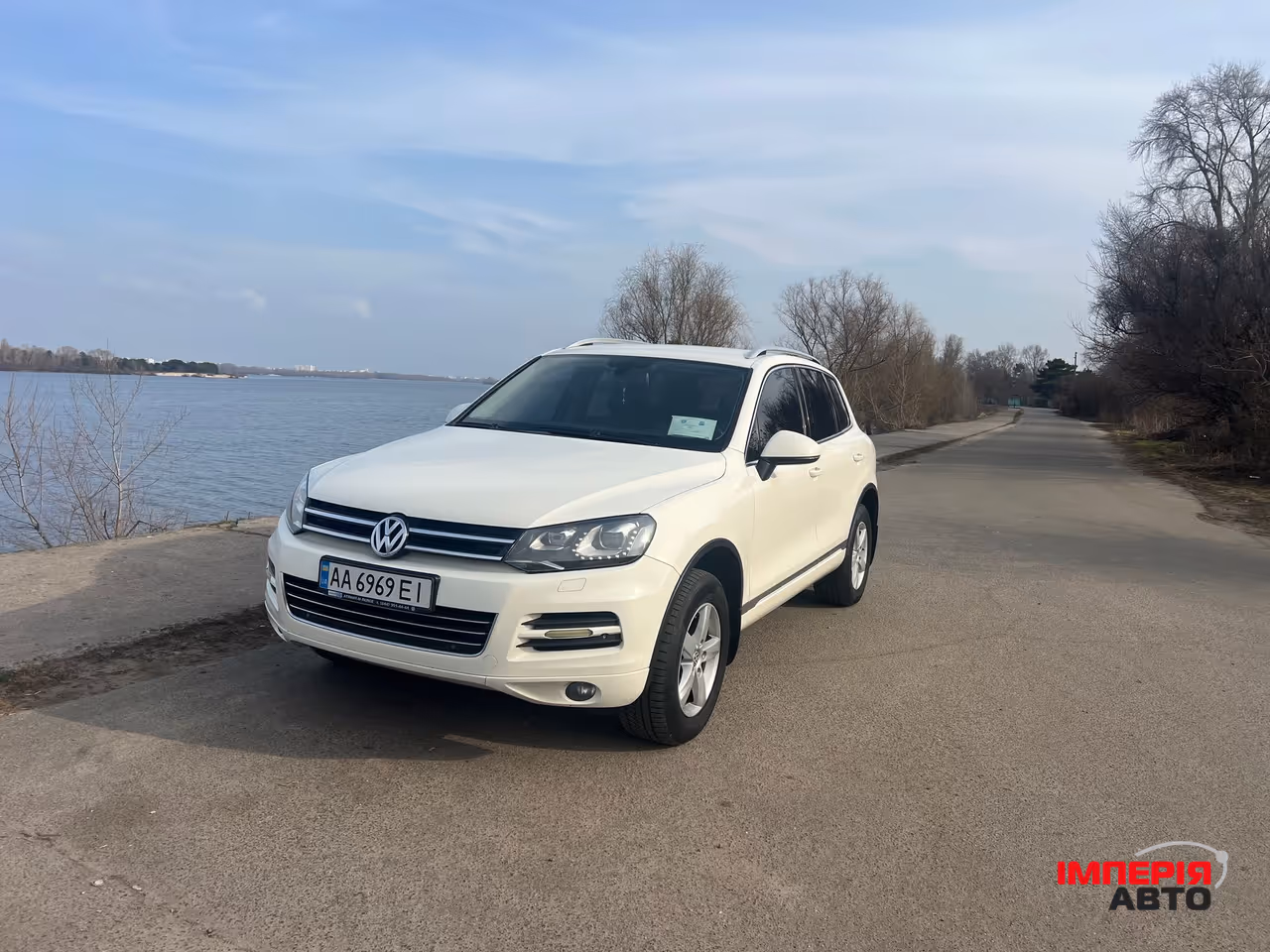 Volkswagen Touareg - фото 9
