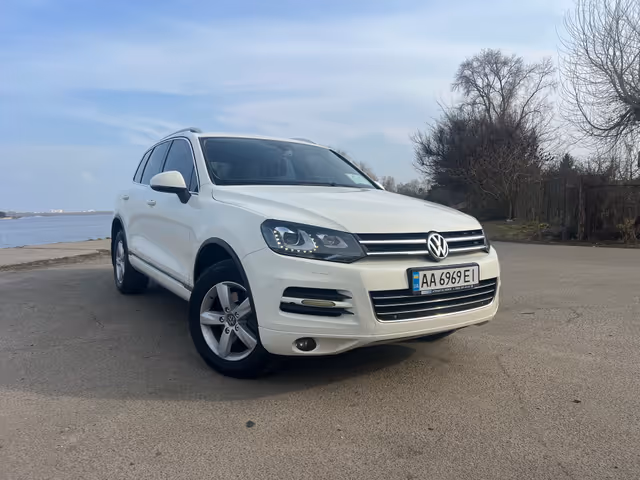 Volkswagen Touareg - фото 2