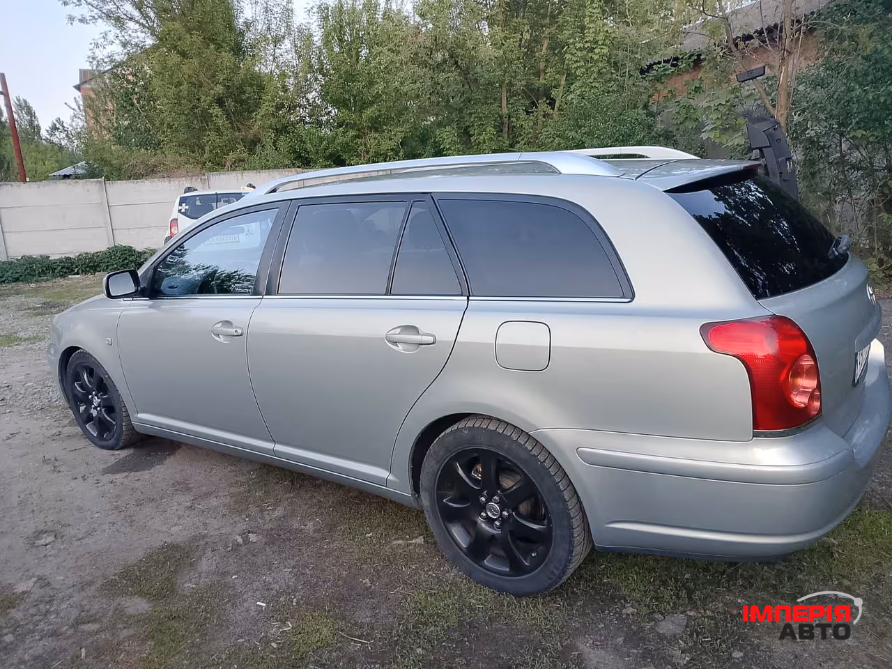 Toyota Avensis - фото 7