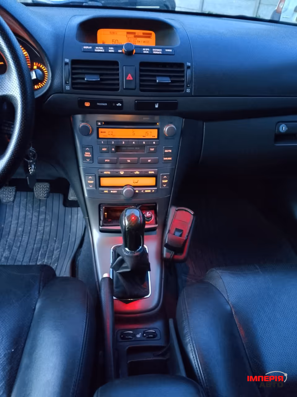 Toyota Avensis - фото 16