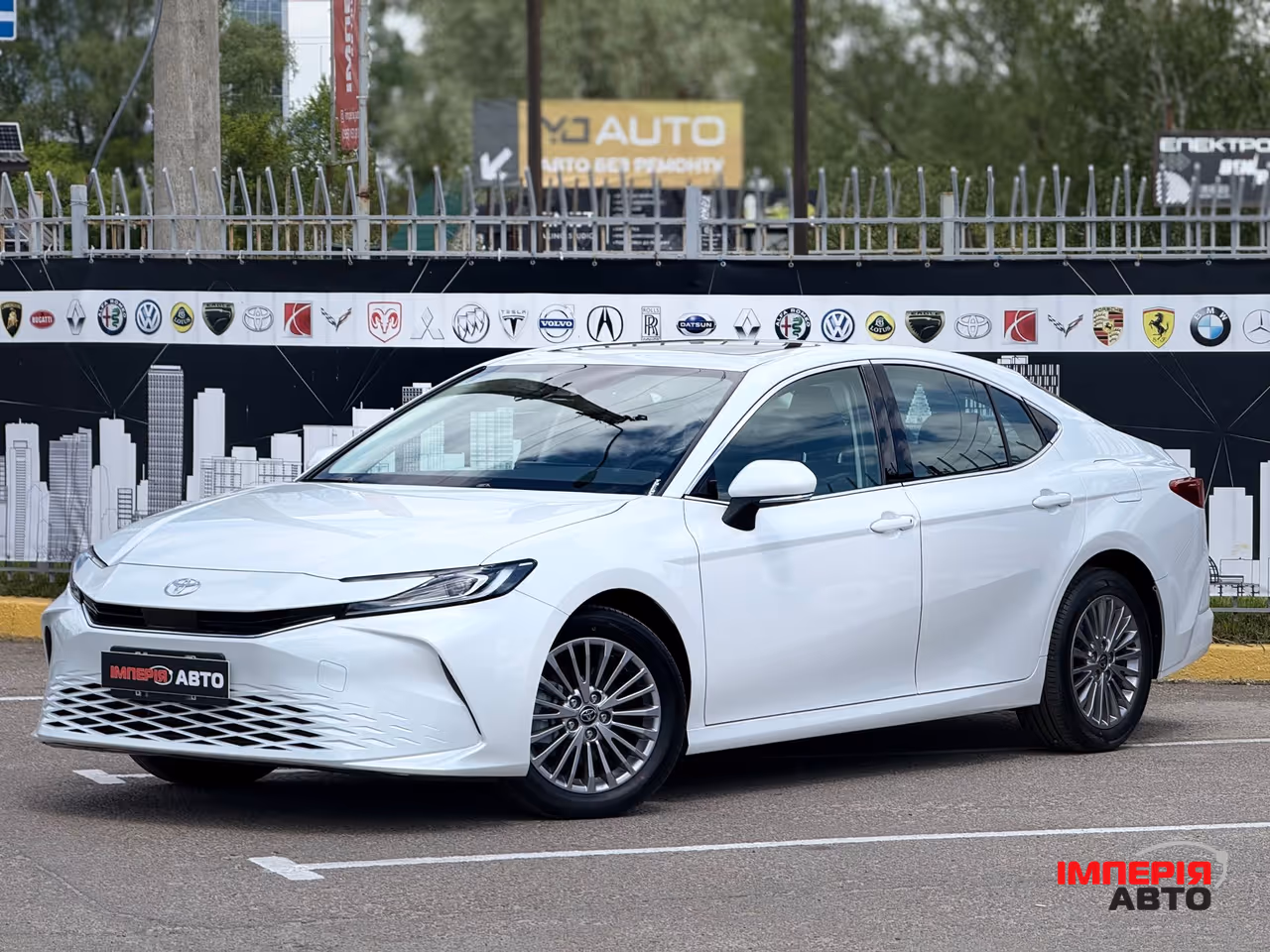 Toyota Camry - фото 4