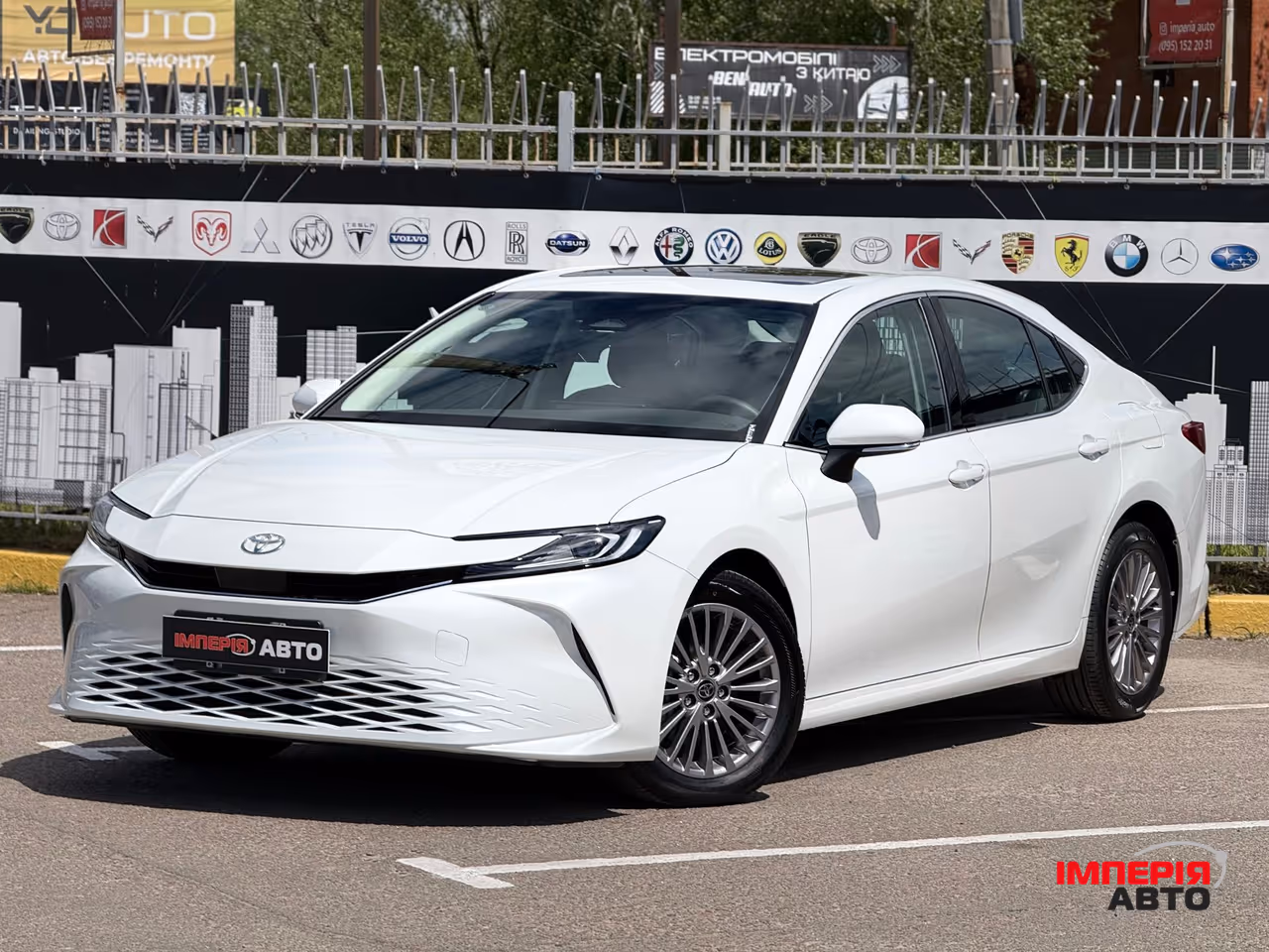 Toyota Camry - фото 2