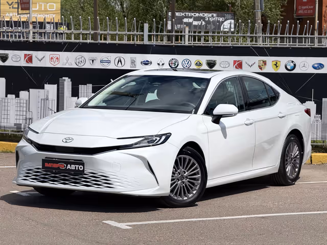 Toyota Camry - фото 2