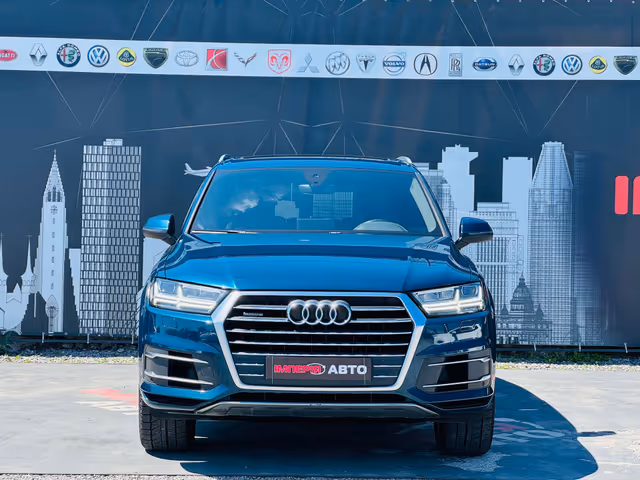 Audi Q7 - фото 2