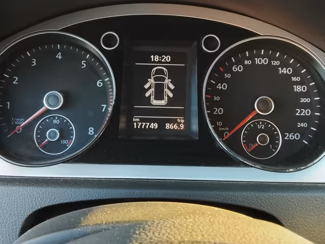 Volkswagen Passat - фото 5