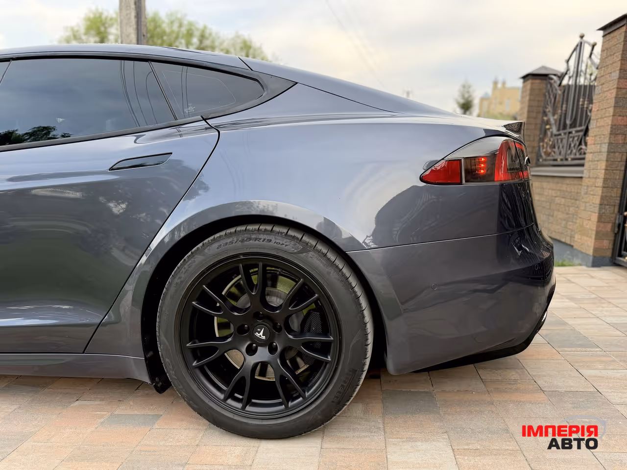 Tesla Model S - фото 7