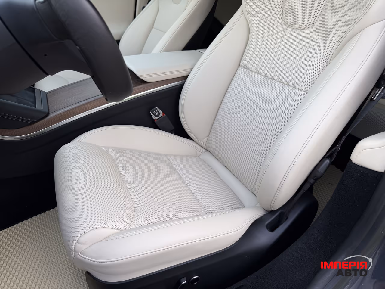 Tesla Model S - фото 29