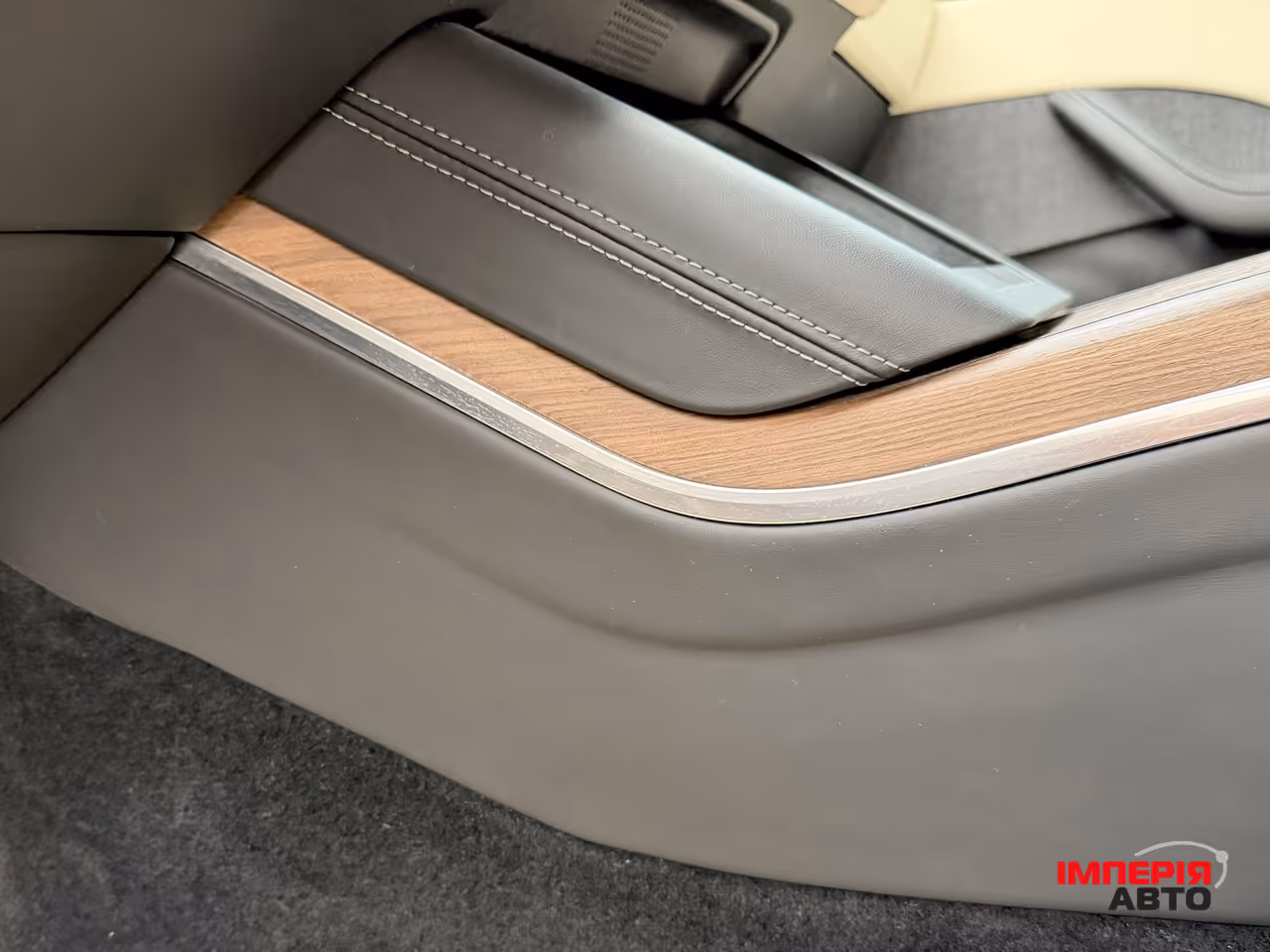 Tesla Model S - фото 24