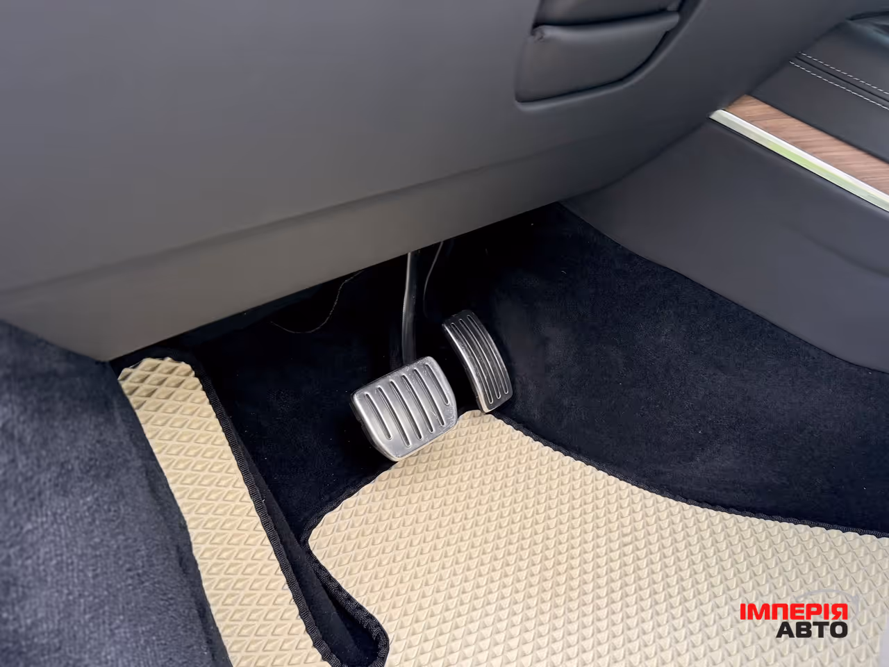 Tesla Model S - фото 26