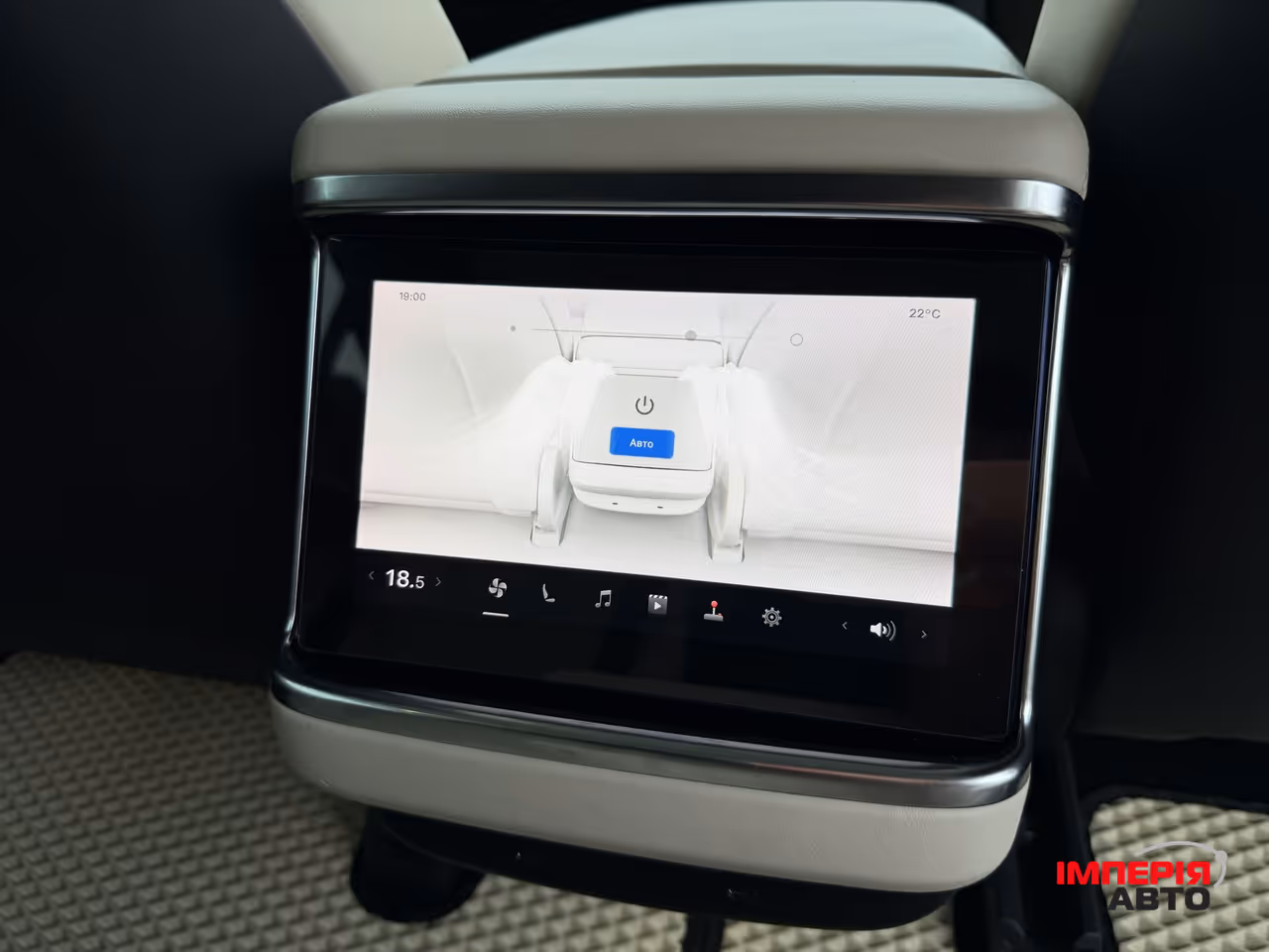 Tesla Model S - фото 72