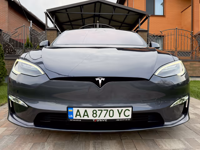 Tesla Model S - фото 3