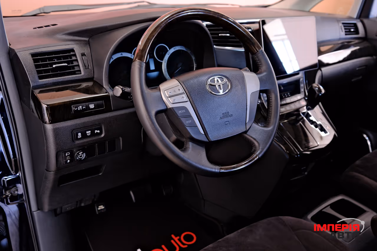 Toyota Vellfire - фото 7
