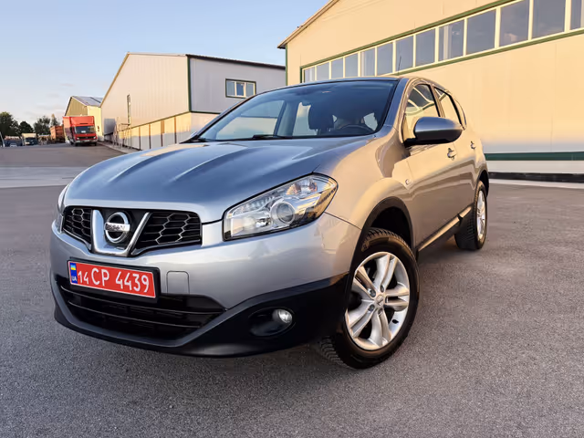 Nissan Qashqai - фото 1