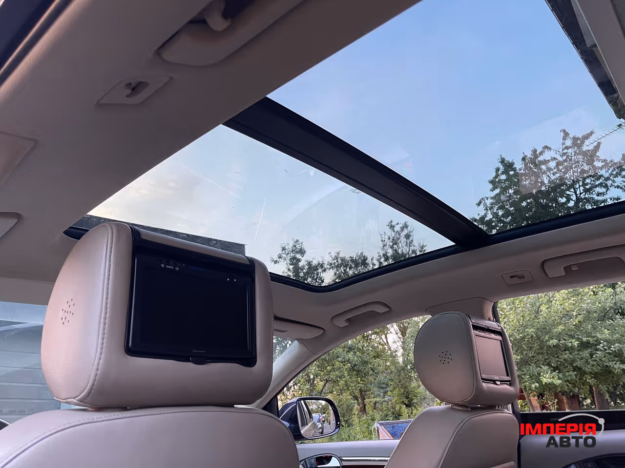 Audi Q7 - фото 11