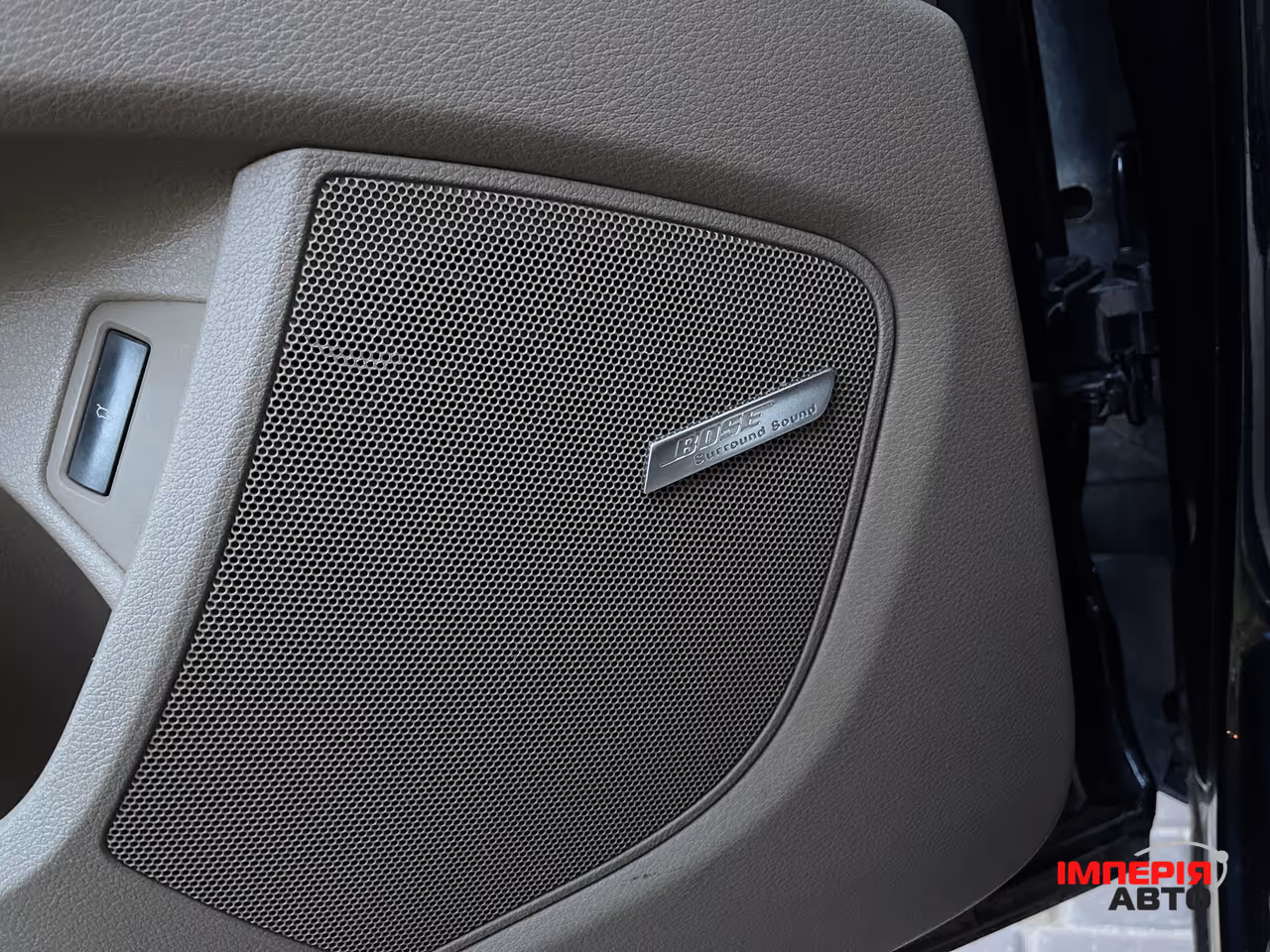 Audi Q7 - фото 13