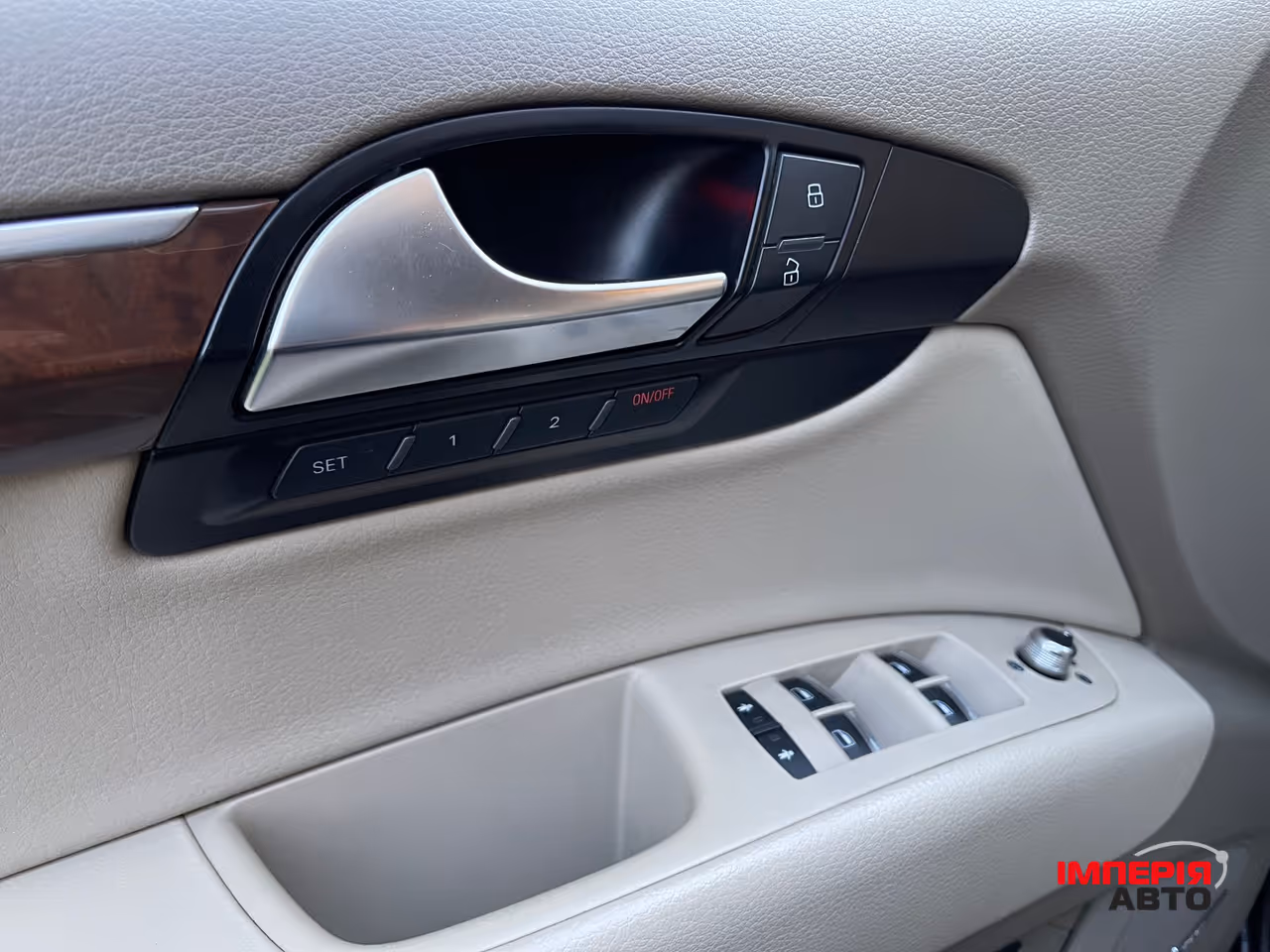Audi Q7 - фото 7