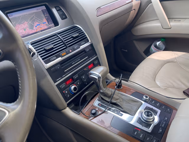 Audi Q7 - фото 4