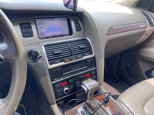 Audi Q7 - фото 3