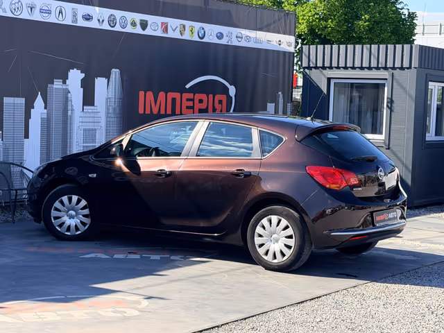 Opel Astra - фото 4