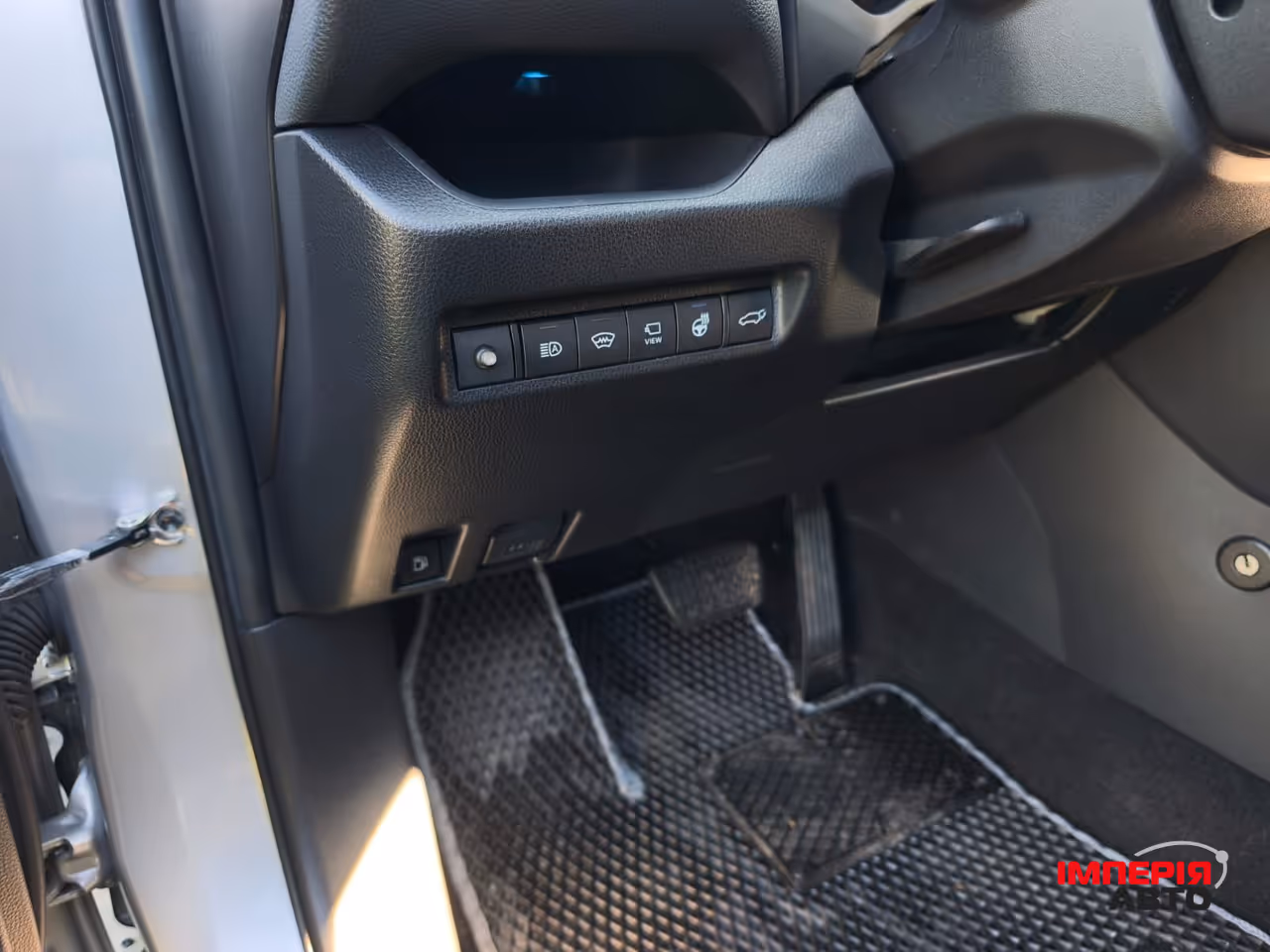 Toyota RAV4 - фото 10
