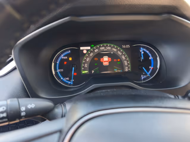 Toyota RAV4 - фото 3