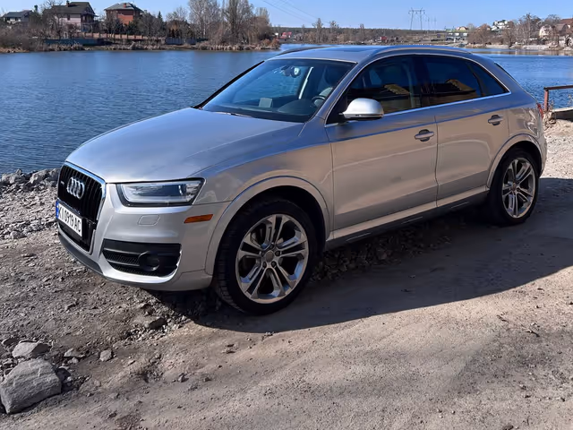 Audi Q3 - фото 1