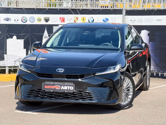 Toyota Camry - фото 2