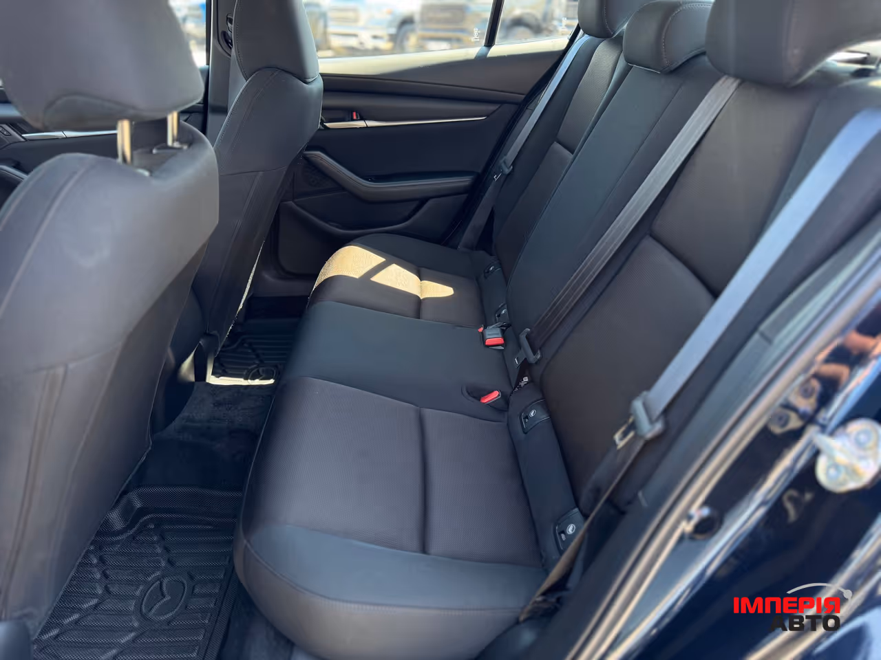 Mazda 3 - фото 17