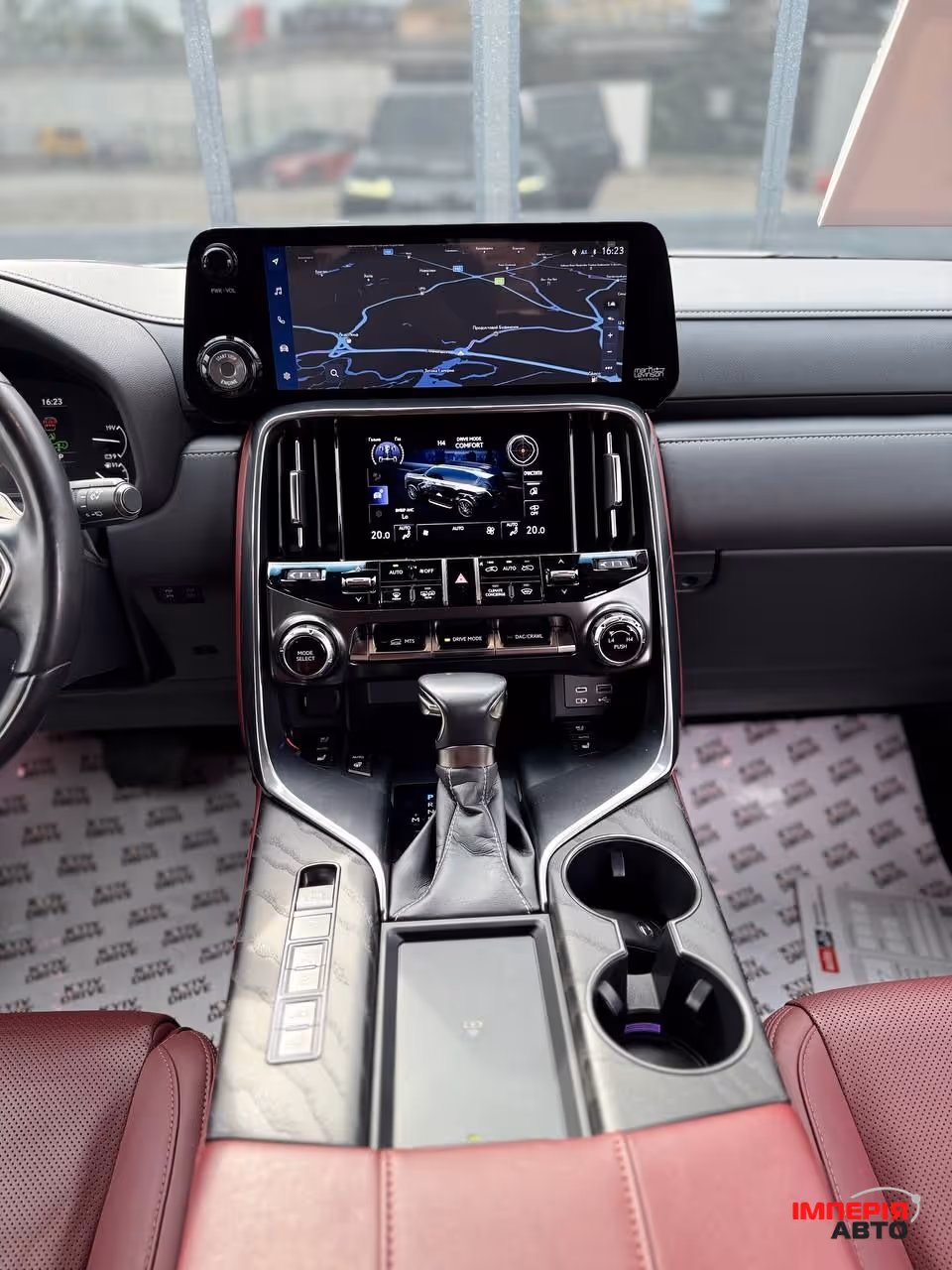Lexus LX - фото 9