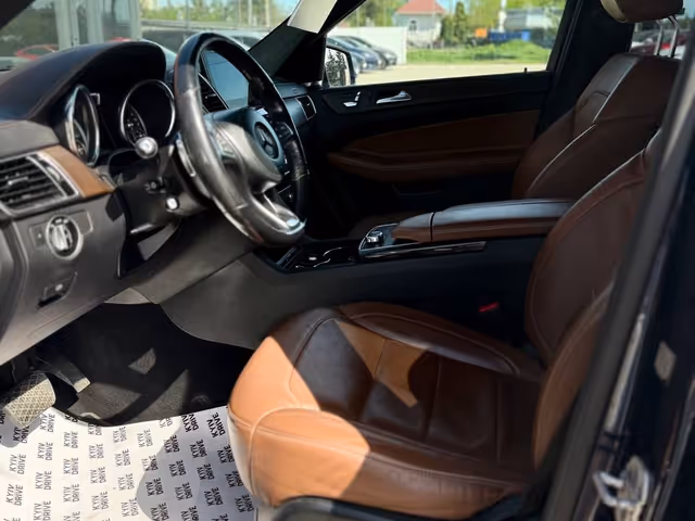 Mercedes-Benz GLS - фото 5