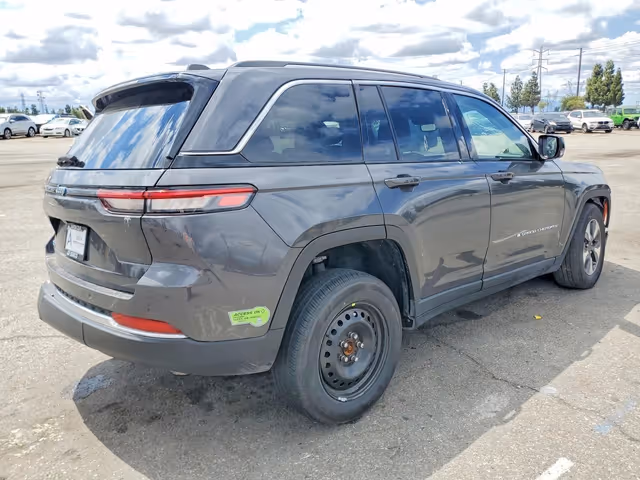 Jeep Grand Cherokee - фото 3